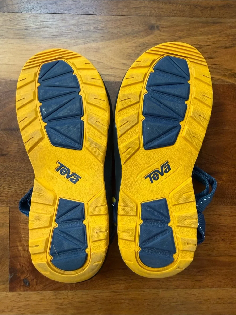 Teva Hurricane XLT 2 Speck Navy Size 5 Big Kid, M